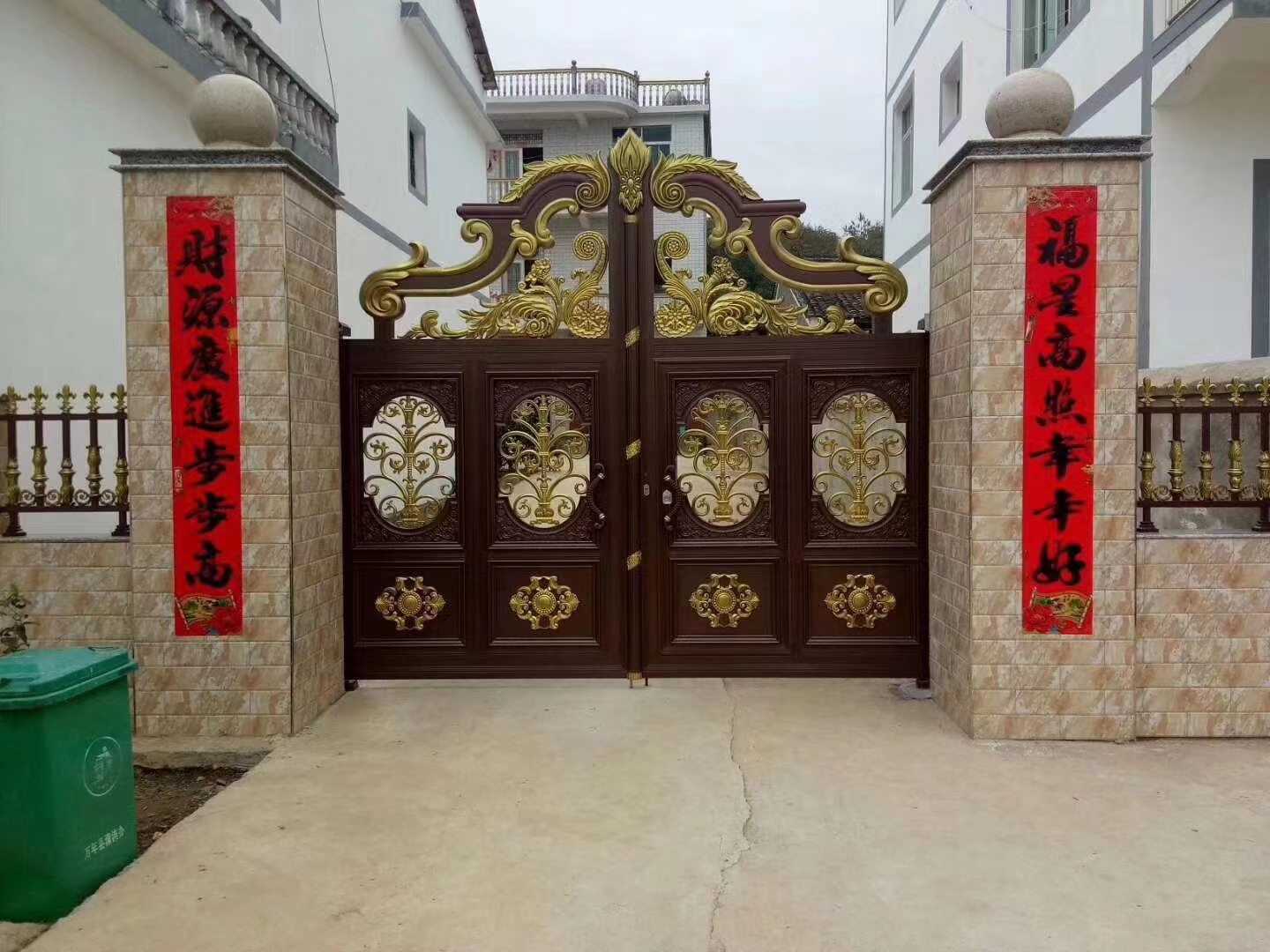 鋁合金大門